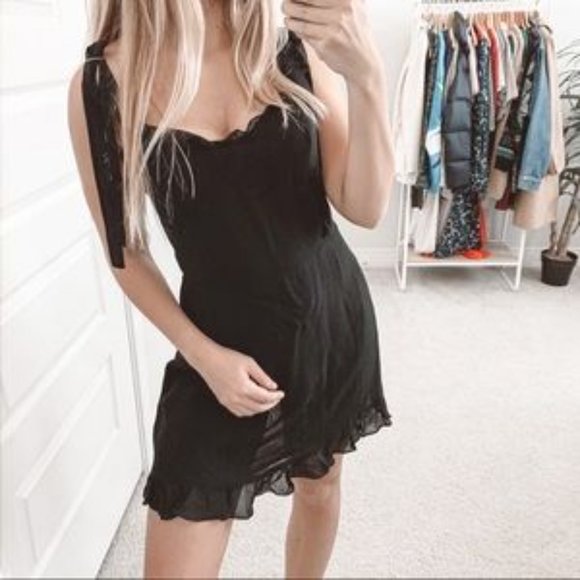 Reformation Christine Dress - Black - Picture 16 of 16